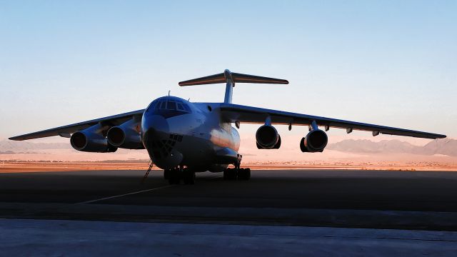 Ilyushin Il-76 (UR-CIF)