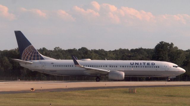 Boeing 737-900 (N64809)