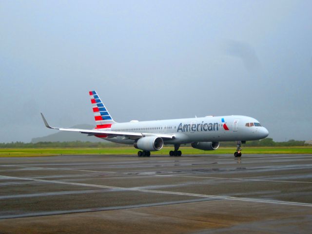 Boeing 757-200 (N198AA)