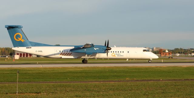 de Havilland Dash 8-400 (C-GHQL)