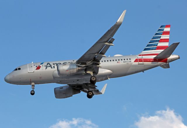 Airbus A319 (N9023N) - American Airlines / Airbus A319-115 - MSN 6349 / N9023N / MMMX 06/2019