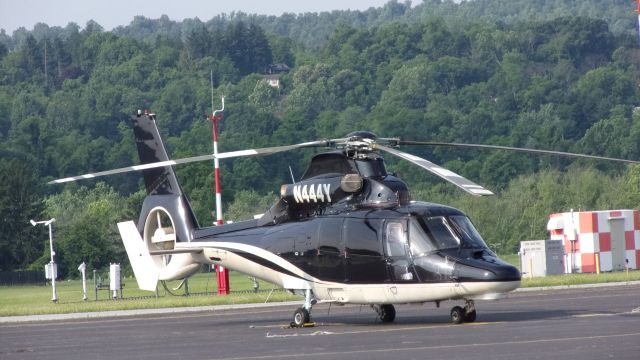 Aerospatiale Dauphin 2 (SA-365C) (N444Y)