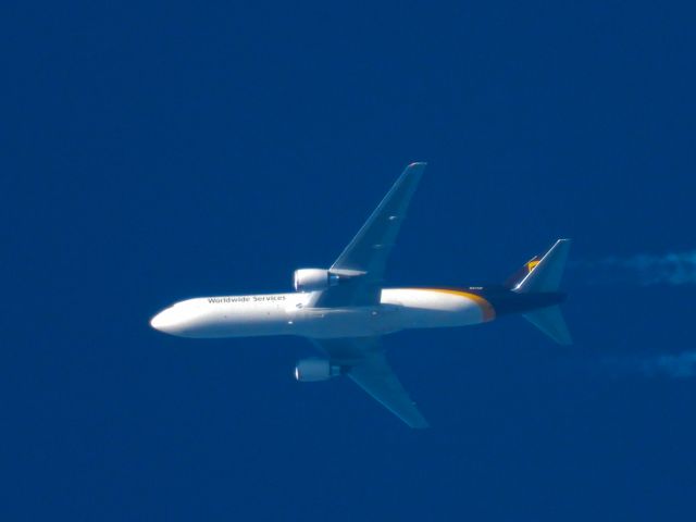 BOEING 767-300 (N371UP)