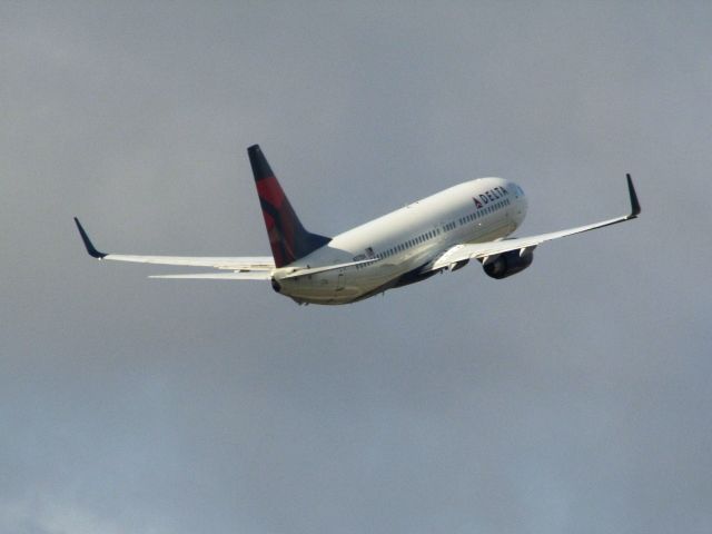 Boeing 737-800 (N377DA)