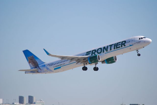 Airbus A321 (N705FR) - 3/4/2016: Frontier 2015 Airbus A321-211 "Ferndale the Pygmy Owl" departing Runway 33L at KIAH. "Ferndale the Pygmy Owl" was delivered to Frontier on December 11, 2015. The font of Frontier on the fuselage reminds me of the New York Jets logo. 