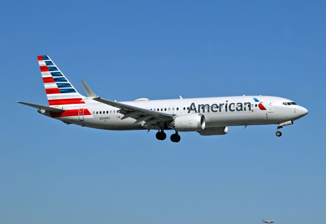 Boeing 737 MAX 8 (N336RU)
