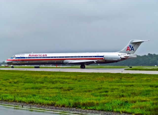 McDonnell Douglas MD-82 (N501AA)