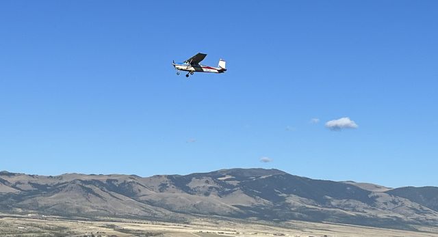 Cessna Skyhawk (N6789A) - Getting another student ready for solo. 