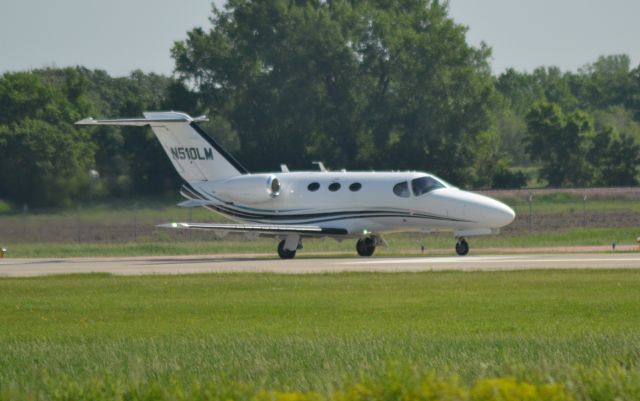 Cessna Citation Mustang (N510LM) - N510LM departing Siouox Falls SD