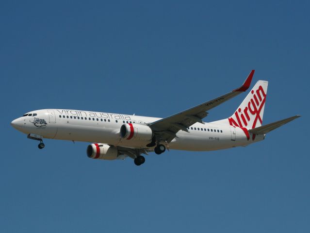 Boeing 737-800 (VH-YIS)