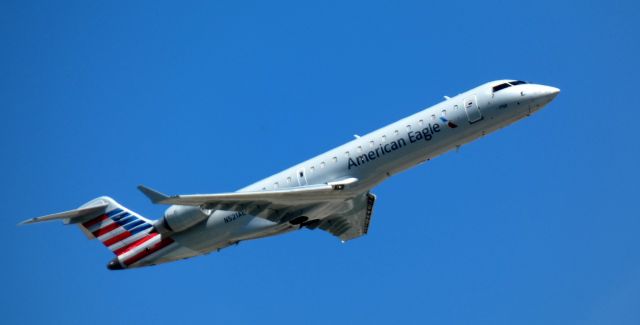 Canadair Regional Jet CRJ-700 (N521AE) - Shortly after departure is this 2004 American Airlines Eagle Canadair Regional Jet CRJ-701ER in the Summer of 2022.