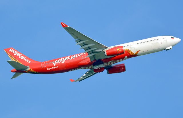 Airbus A330-300 (VN-A817)