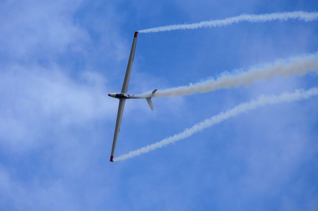 — — - Bob Carlton Jet Glider