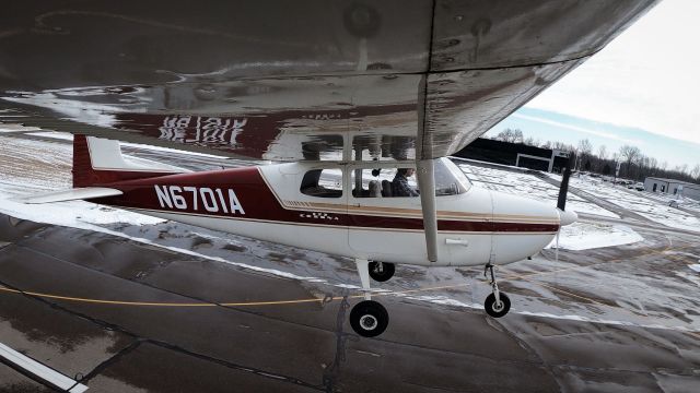 Cessna Skyhawk (N6701A) - Winter takeoff at Sporty's