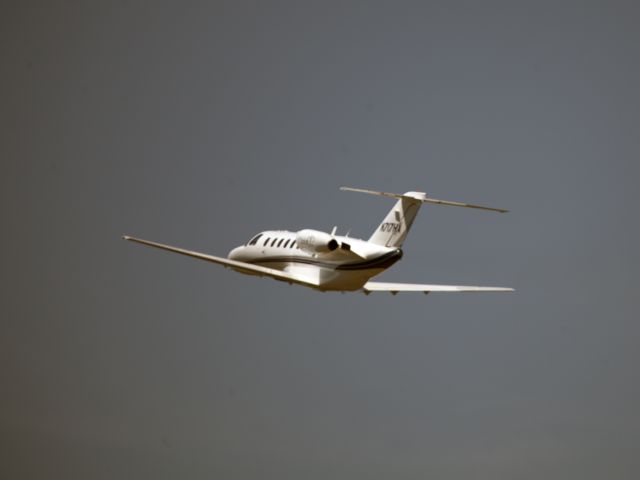 Cessna Citation CJ2+ (N717HA) - Take off runway 26.