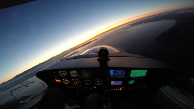 Diamond Star (N243DS) - Circling over Whidbey Island, Washington looking towards Port Townsend