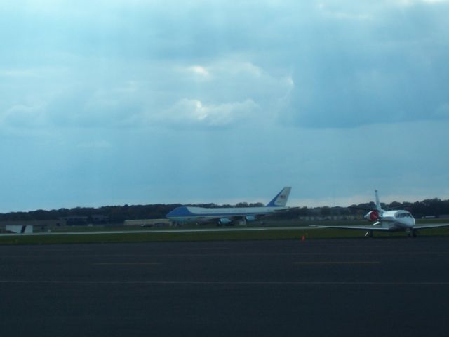 Boeing 747-200 (92-9000) - Air Force One at Madison.