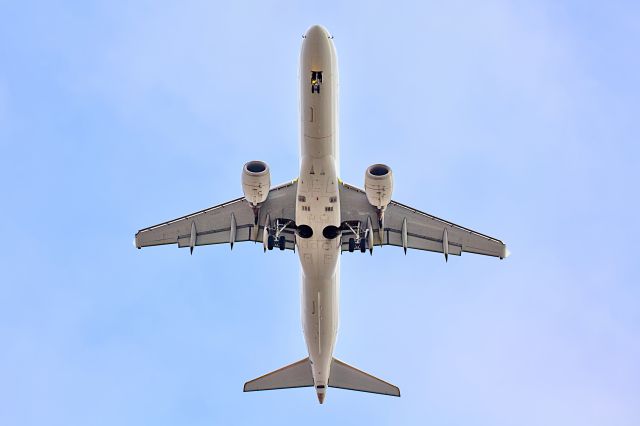 Embraer ERJ-190 (D-AECG)