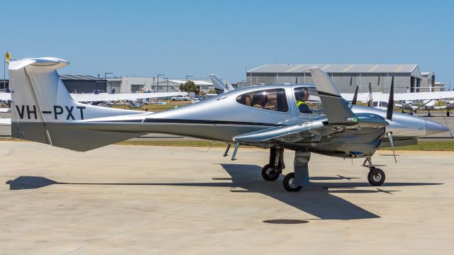 Diamond Twin Star (VH-PXT)