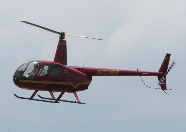 Robinson R-44 (N721BB) - Landing at the Shreveport Downtown airport.