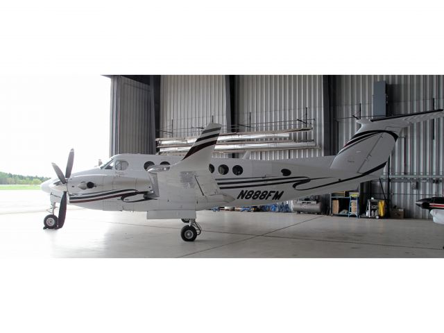 Beechcraft Super King Air 350 (N888FM) - The 350 is the best King Air, requires a type rating.