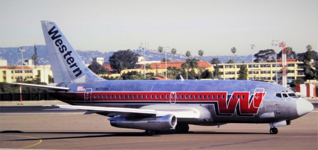 Boeing 737-200 (N235WA) - 1985