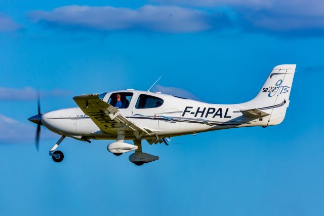 Cirrus SR-22 (F-HPAL)