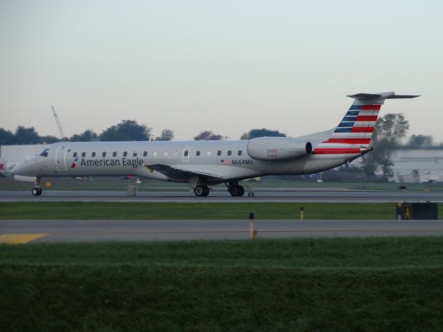 Embraer ERJ-145 (N664MS)