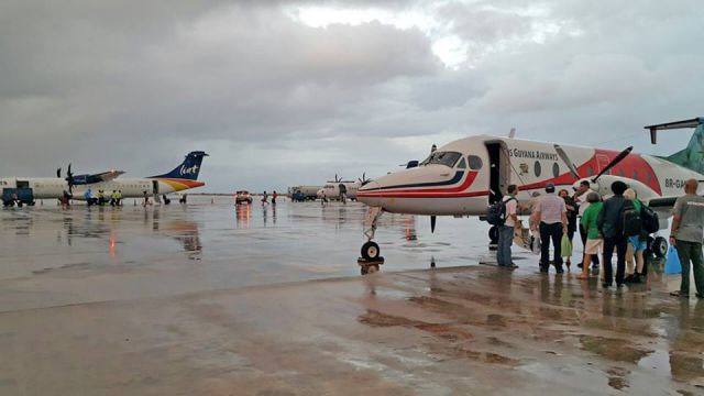 Beechcraft 1900 (8R-GAQ)