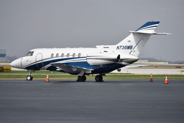 Hawker 800 (N736MB)