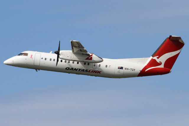 de Havilland Dash 8-300 (VH-TQY)