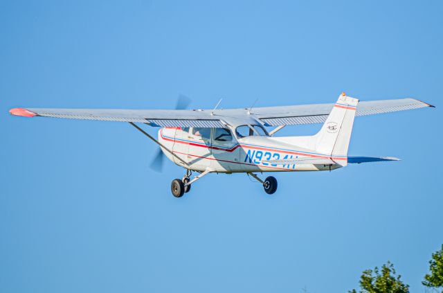 Cessna Skyhawk (N9334H)