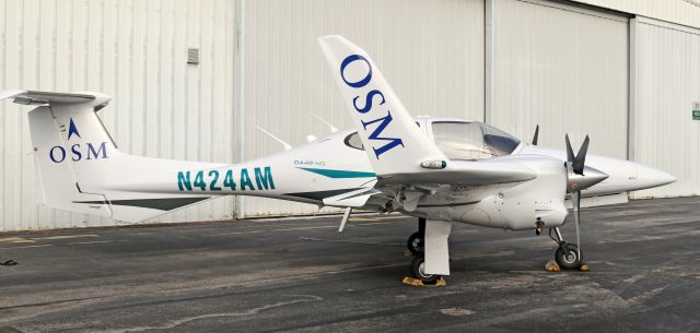Diamond Twin Star (N424AM)