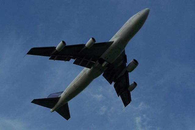 Boeing 747-200 (N787RR) - Rolls-Royce testbed aircraft for the Trent 1000 (787 engine).  Maiden test flight. (Taken June 18, 2007)