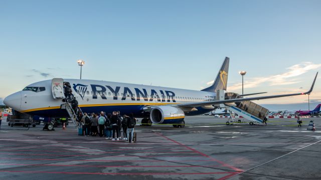 Boeing 737-800 (SP-RKW)