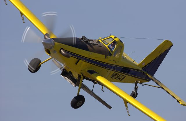 — — - Air Tractor AT-602