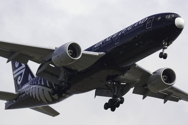 Boeing 777-200 (ZK-OKH) - First 777-219(ER) in the All Blacks livery.