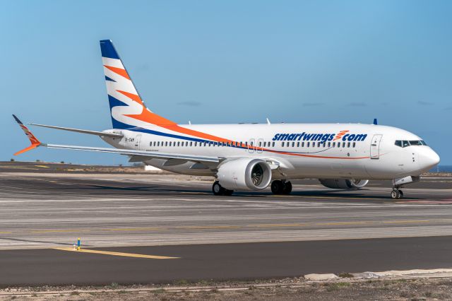 Boeing 737 MAX 8 (OK-SWM)