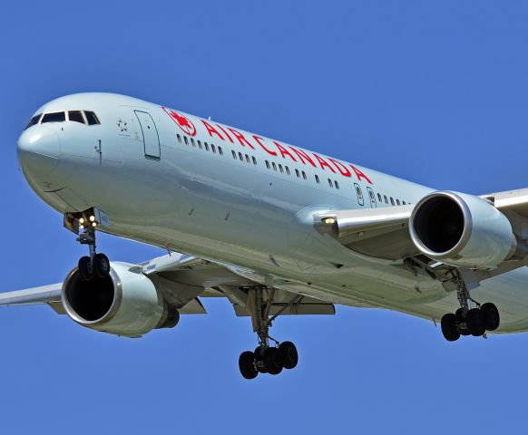 BOEING 767-300 —
