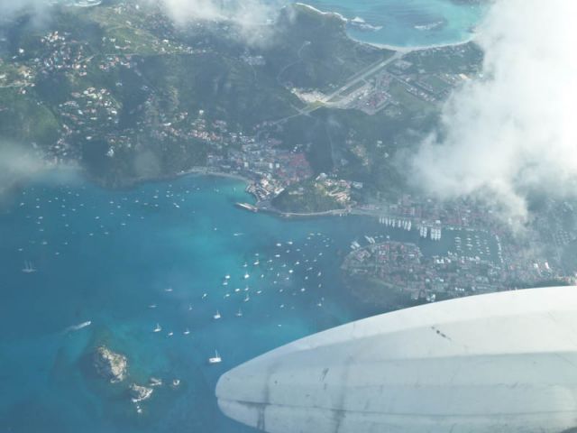 Cessna Skyhawk (N525CL) - Overhead St-Barth, French West Indies...