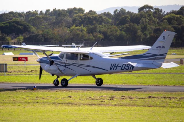 Cessna Skylane (VH-DSN)