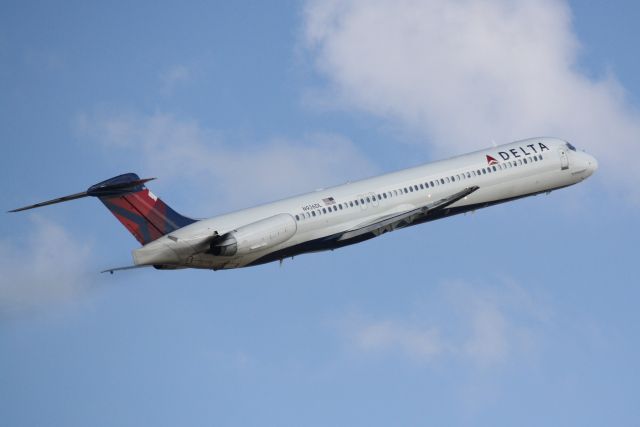 McDonnell Douglas MD-88 (N926DL)