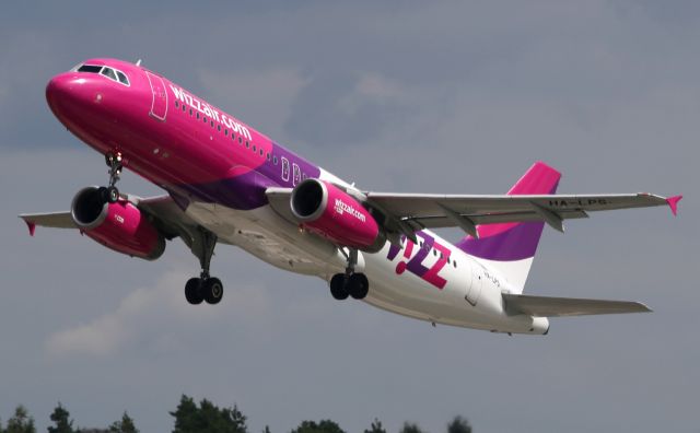 Airbus A320 (HA-LPS)