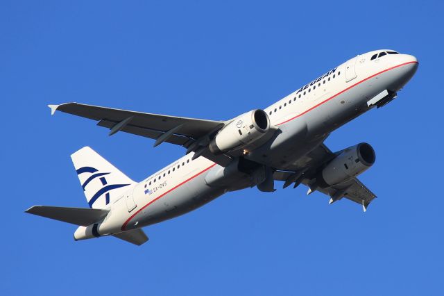 Airbus A320 (SX-DVS)