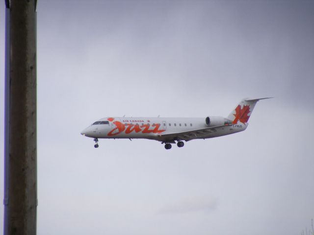 Canadair Regional Jet CRJ-200 (C-FWJS)