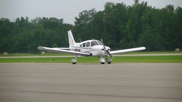 Piper Cherokee (N9805W)