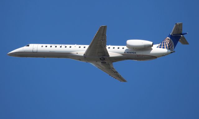 Embraer 175 (N14904)