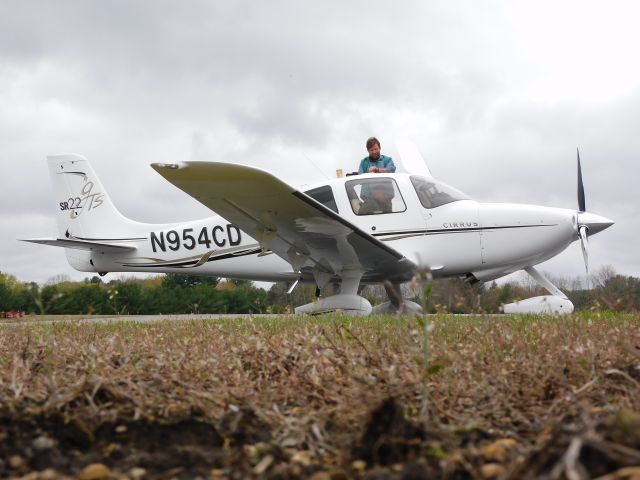 Cirrus SR-22 (N954CD)