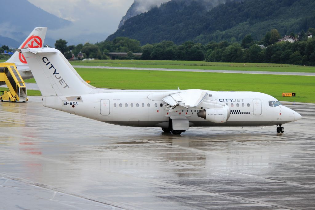 Avro Avroliner (RJ-85) (EI-WXA)
