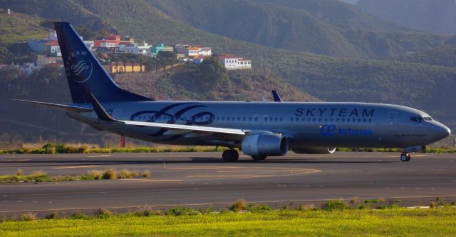 Boeing 737-800 (EC-LPQ) - Sky Team Livery